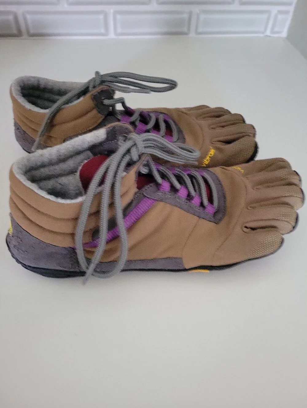Vibram Five Fingers Womens Trek Ascent Insulated Trail Hiking Shoe Size 9-9.5 41